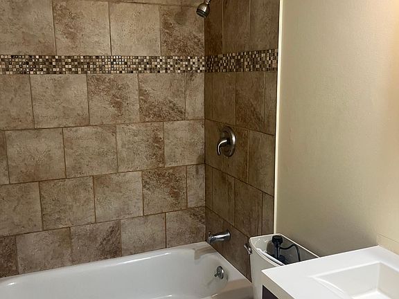 4th image of 2828 Sugar Tree Ln