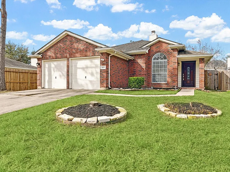 6831 Catarina Cir — Photo 1