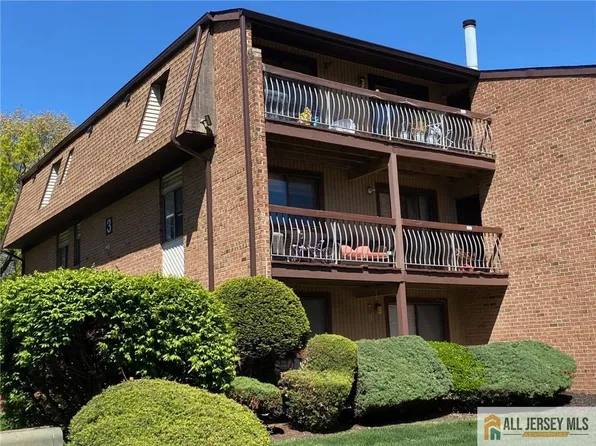301 Edison Glen Ter, Edison, NJ 08837