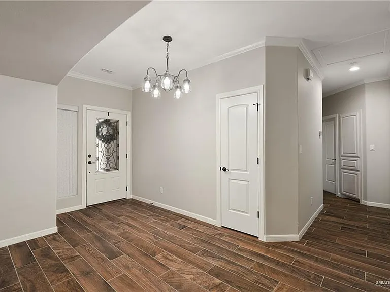 14220 Amistad Cir — Photo 2