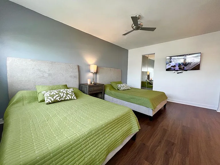 1881 Washington Ave #10E — Photo 19