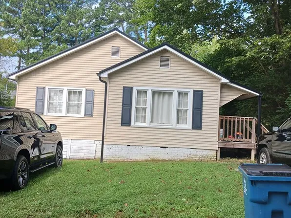 107 Melton Dr, Camden, TN 38320