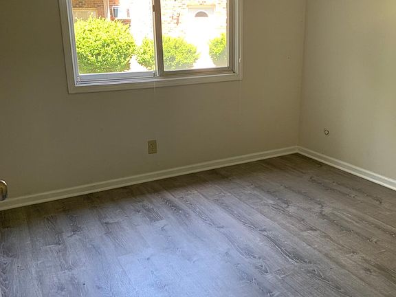 2nd image of 1010 S Buchanan St APT 3
