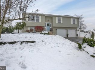 150 Asbury Ct, Mount Wolf, PA 17347