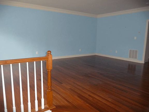 Living room with option for di