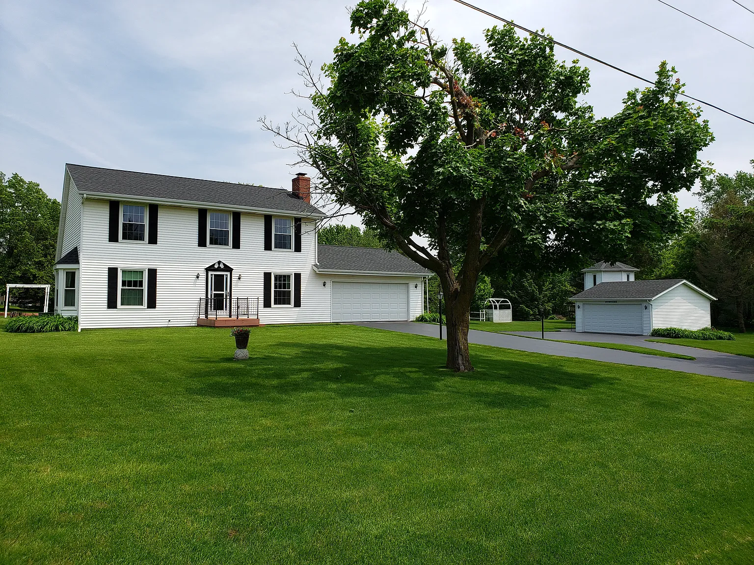 10085 Atwood Rd photo 1