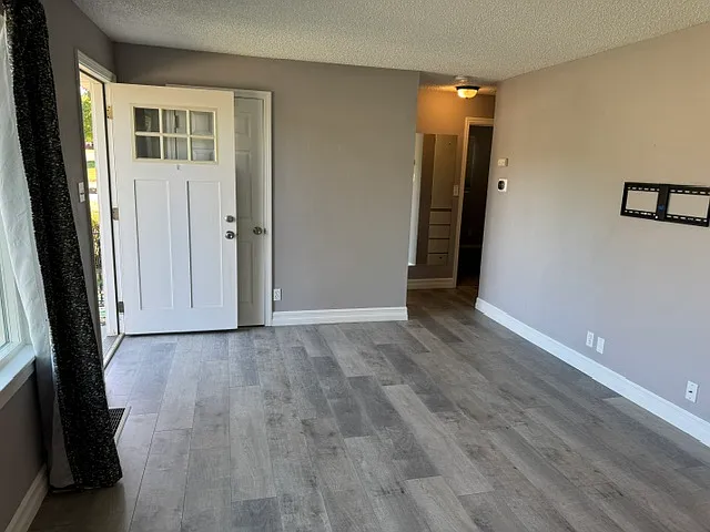 3 bed, 1560 sqft, $2,445 — Photo 4
