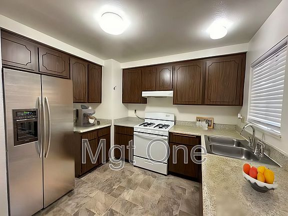 3rd image of 24448 Saint James Dr