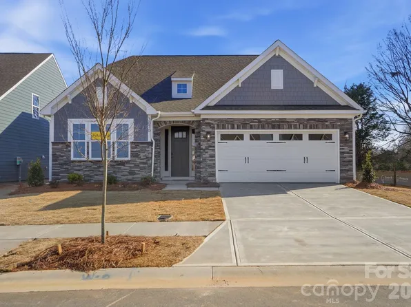 3070 Constitution Ln, Gastonia, NC 28056