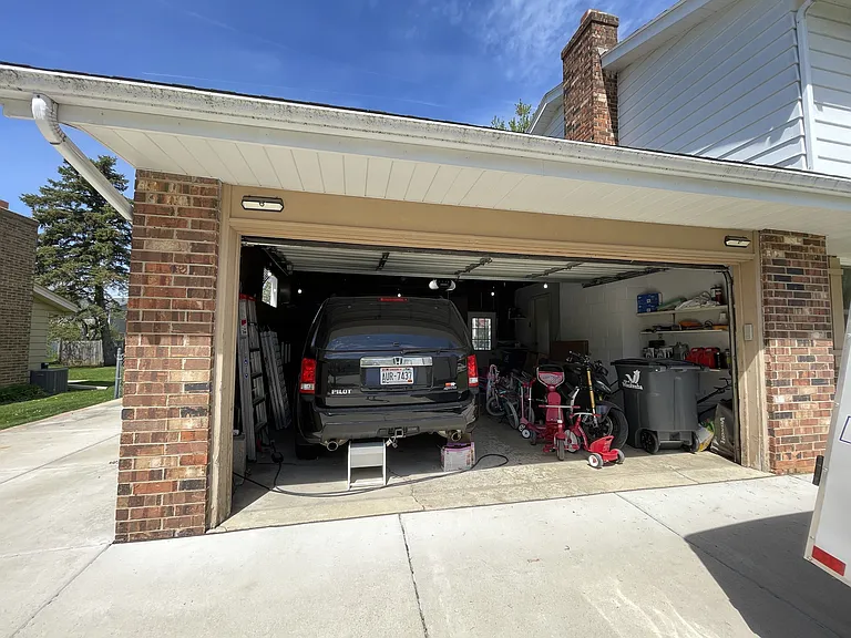 1708 Howlett Ln — Photo 29