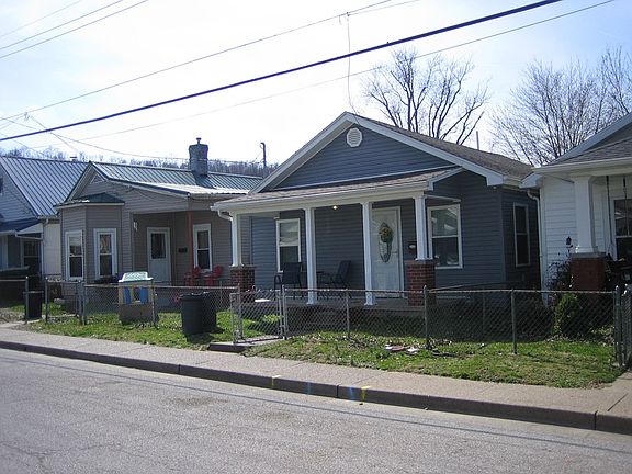 3rd image of 423 Central Ave