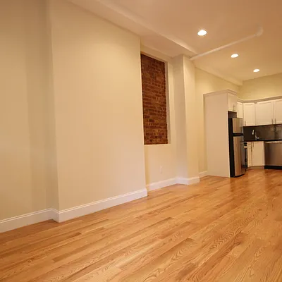 Rented by Nooklyn NYC LLC | media 12