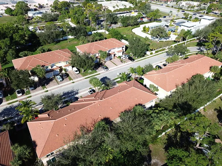303 Seminole Palms Dr — Photo 16
