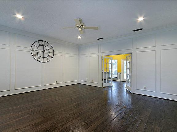4th image of 1417 Woodvale Dr