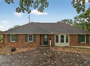 6761 N Woodland Ave, Gladstone, MO 64118