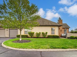 2466 Hooverside Ln, Grove City, OH