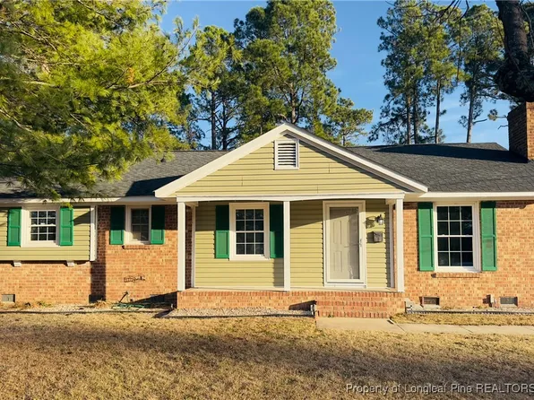 551 Farmview Dr, Fayetteville, NC 28311