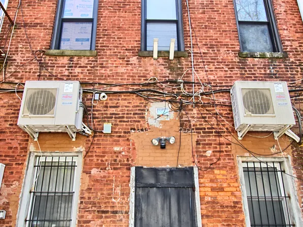 3299 Fulton Street image 16 of 21