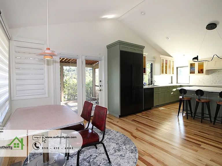 3350 Mountain Oak Dr — Photo 9