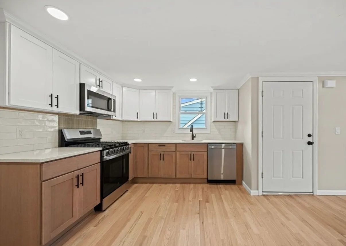 2 bed, 875 sqft, $2,500 — Photo 2