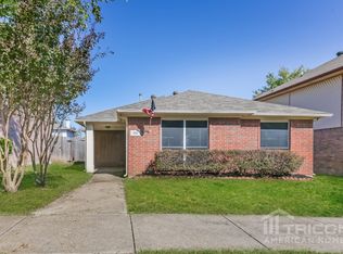 218 High Pointe Ln, Cedar Hill, TX 75104