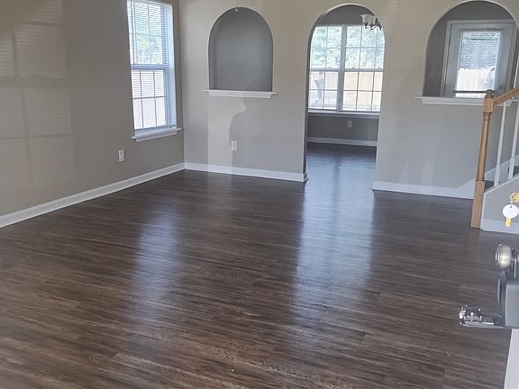 2nd image of 2528 Treeline Way