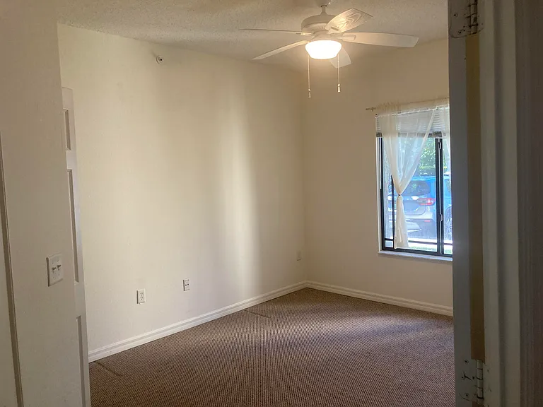 3018 Alcazar Pl #103 — Photo 32