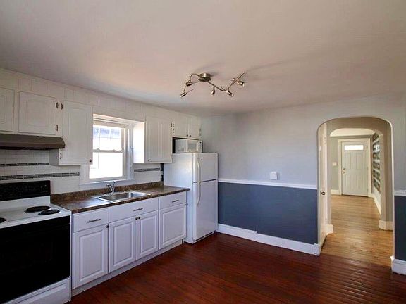 3rd image of 230 Beverage Hill Ave