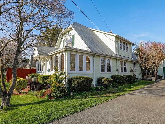 2nd image of 2625 Willard Ave