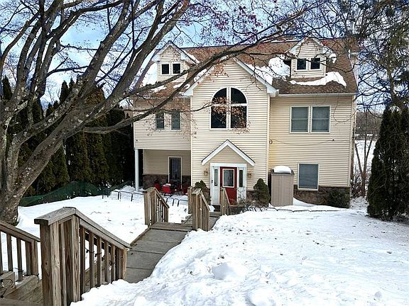 2nd image of 1 Hillside Rd