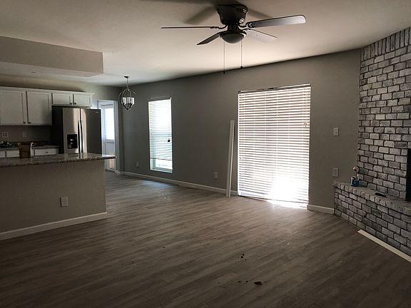 4th image of 2631 E Hillery Dr