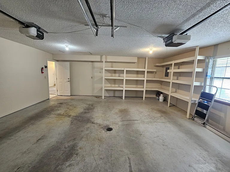 2412 NW 8th St — Photo 41