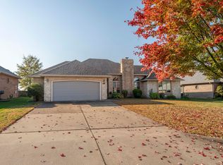 2530 W Lasalle St, Springfield, MO 65807