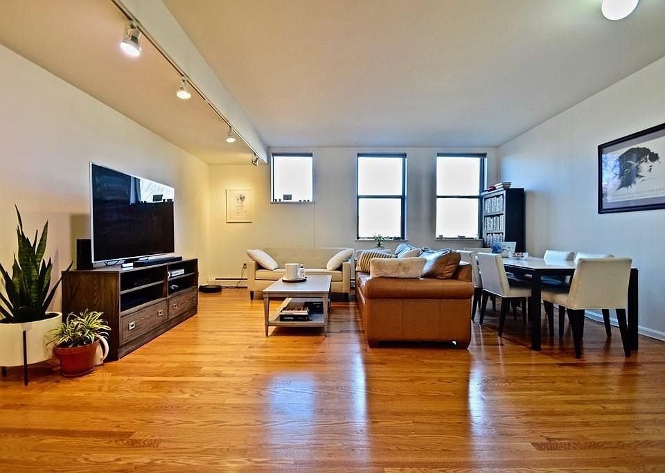 1st image of 50 Winchester St #U206