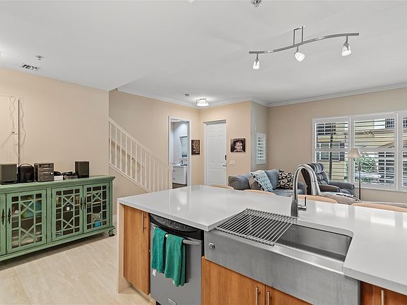 3rd image of 2601 NE 14th Avenue #114