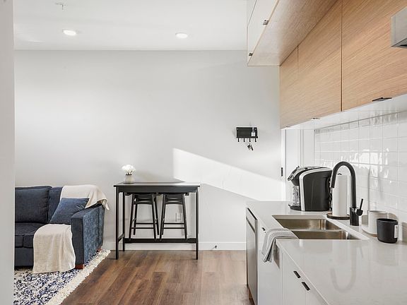 4th image of 2120 N Downing St #309