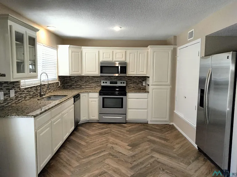 1408 Colonial Pkwy — Photo 9