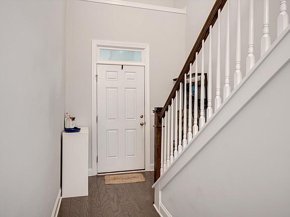 4th image of 1010 Glenhaven Drive