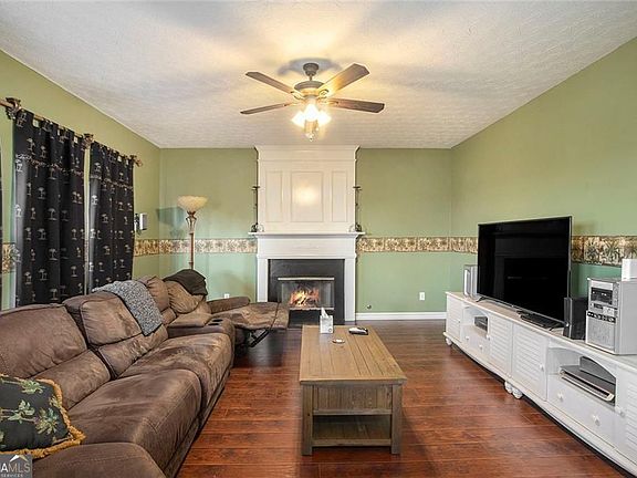 5th image of 2054 Dartmoth Way