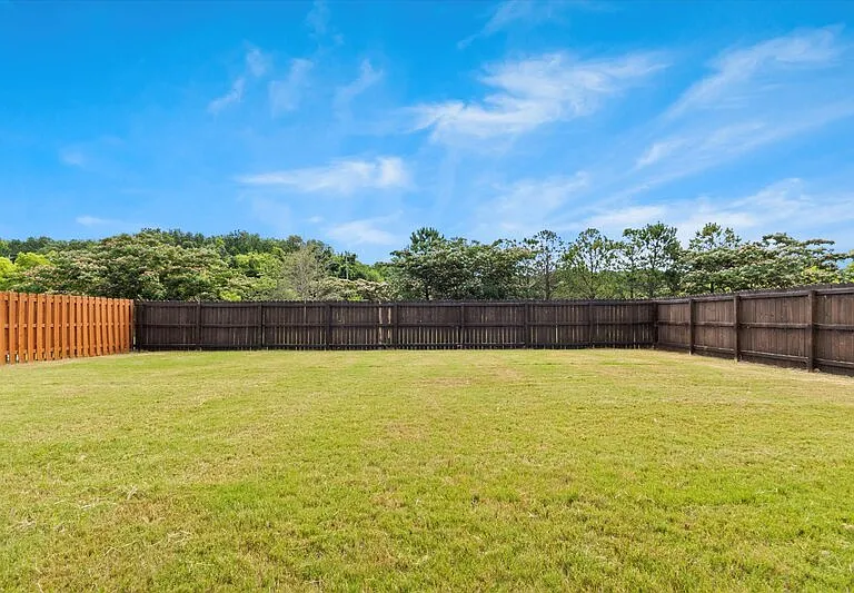 292 Abercorn Dr — Photo 36