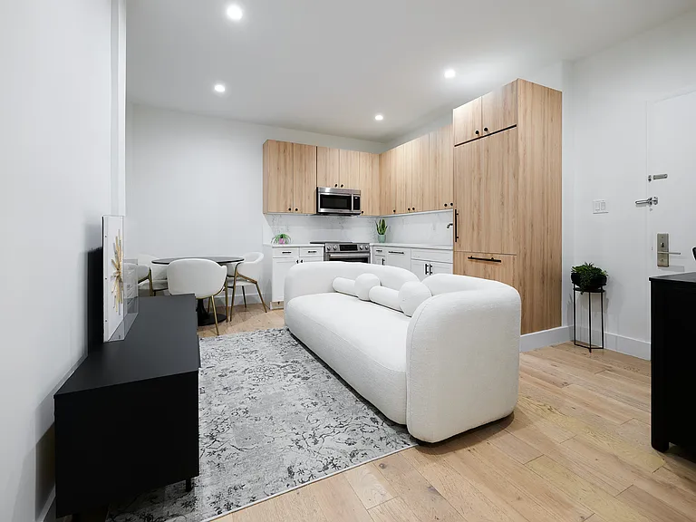 125 Riverside Dr #1E — Photo 1