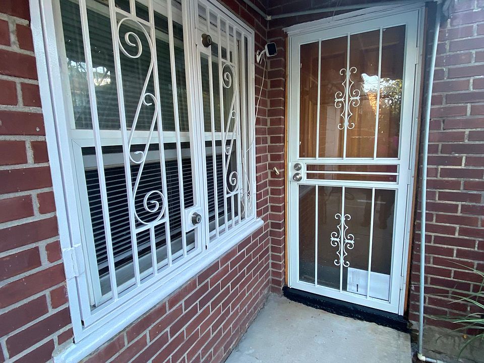 1st image of 1024 E 227th St #1