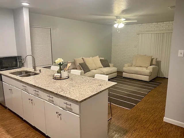 2703 Patricia Ln — Photo 10