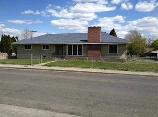 117 Hawthorne Dr, Sunnyside, WA