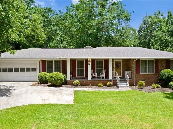 143 Willowdell Dr, Toccoa, GA 30577
