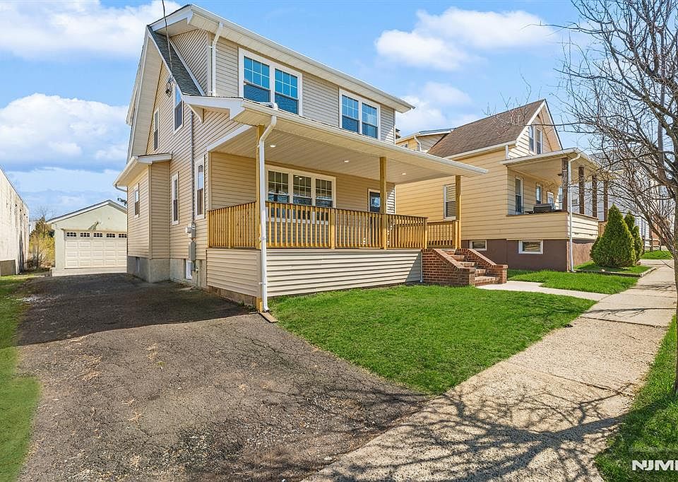 1st image of 255 Garibaldi Ave