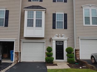 812 Susan Cir, North Wales, PA 19454