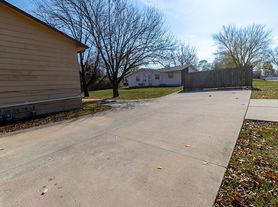 2904 Leeway Dr, Columbia, MO