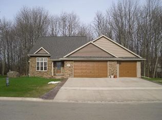 813 Woodrow St, Denmark, WI 54208