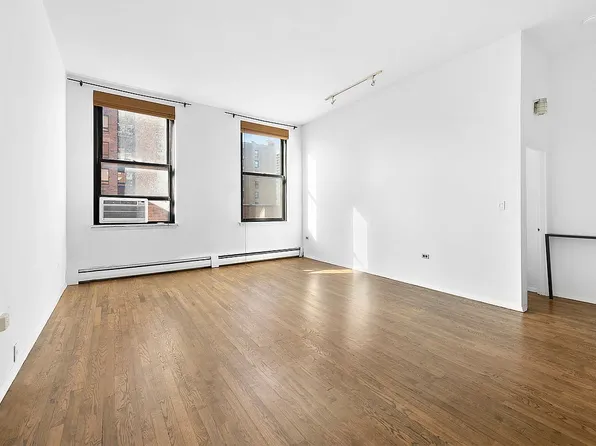 250 Mercer St APT D603, New York, NY 10012